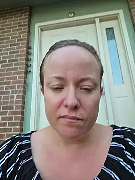 Snapshot of julimonroe chatting on July 16, 1:55 am julimonroe online show from July 16, 1:55 am