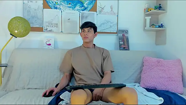 logan thomas online show from April 25, 7:33 pm