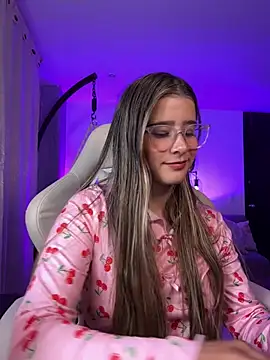 Snapshot of Stormiie777 chatting on February 1, 12:09 am Stormiie777 online show from February 1, 12:09 am