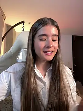 Snapshot of Stormiie777 chatting on February 6, 1:43 am Stormiie777 online show from February 6, 1:43 am