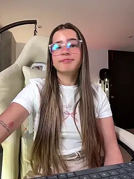 Snapshot of Stormiie777 chatting on February 24, 3:26 am Stormiie777 online show from February 24, 3:26 am