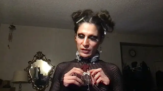 Snapshot of spoilbadkittynow chatting on February 4, 7:47 am spoilbadkittynow online show from February 4, 7:47 am