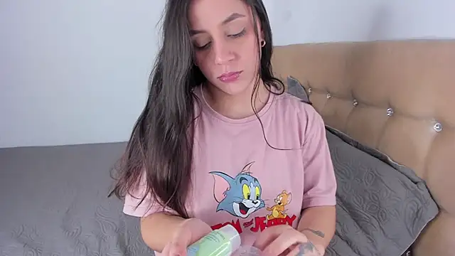 EmmaGrace1999 online show from October 8, 2:25 pm