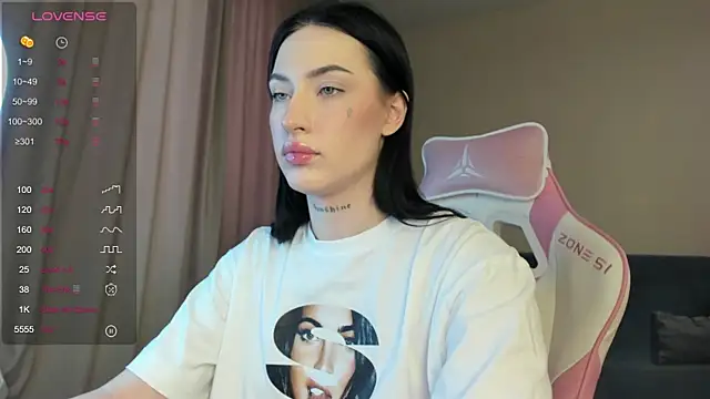 JenniferQueen11 online show from January 16, 6:25 am