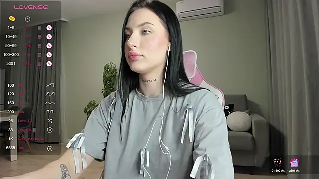 JenniferQueen11 online show from February 12, 1:59 pm