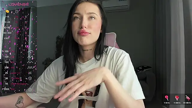 JenniferQueen11 online show from February 15, 8:11 am