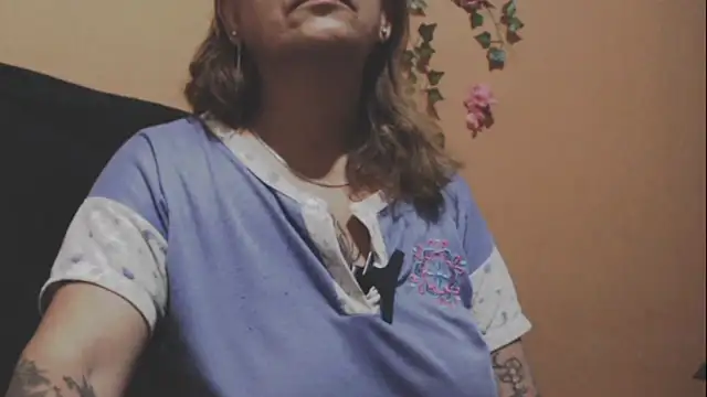 Snapshot of Hellensextits chatting on February 2, 10:02 am Hellensextits online show from February 2, 10:02 am