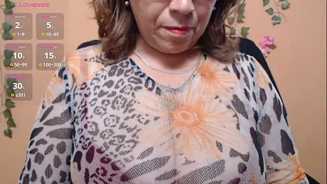 Snapshot of Hellensextits chatting on February 20, 3:23 am Hellensextits online show from February 20, 3:23 am