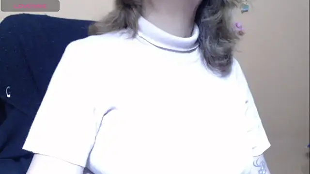 Snapshot of Hellensextits chatting on March 15, 5:52 am Hellensextits online show from March 15, 5:52 am