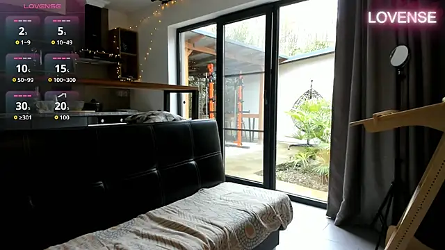 ElizSweet online show from March 31, 9:32 am