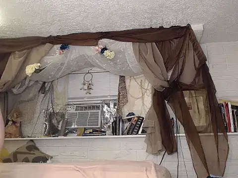 MaxiMillz online show from November 23, 2:22 am