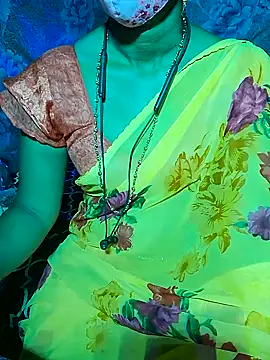 Snapshot of XBHUUME chatting on January 21, 5:20 pm XBHUUME online show from January 21, 5:20 pm