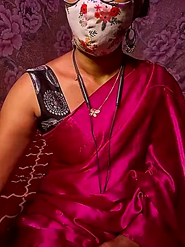 Snapshot of XBHUUME chatting on February 11, 5:18 pm XBHUUME online show from February 11, 5:18 pm