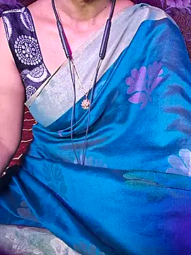 Snapshot of XBHUUME chatting on February 10, 4:44 pm XBHUUME online show from February 10, 4:44 pm