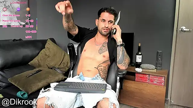 Snapshot of Davevilboy chatting on January 30, 3:29 pm Davevilboy online show from January 30, 3:29 pm