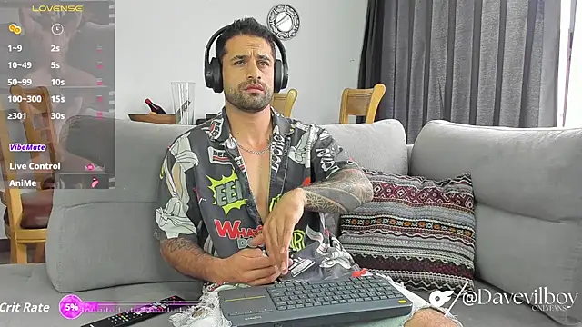Snapshot of Davevilboy chatting on October 11, 2:59 pm Davevilboy online show from October 11, 2:59 pm