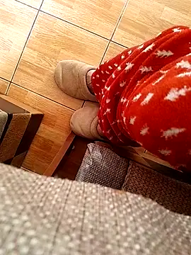 feet toes online show from March 5, 5:29 am