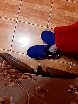 feet toes online show from January 8, 5:32 am