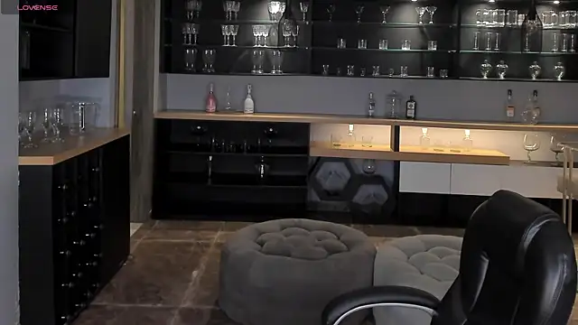 MadelineFox online show from April 9, 9:47 am