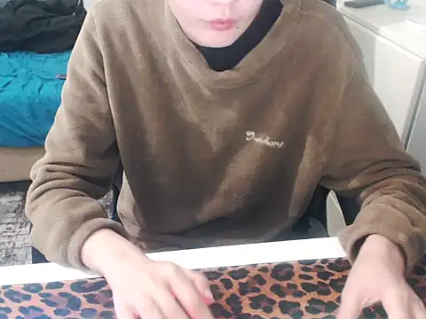 Snapshot of Laco-cO chatting on February 10, 8:57 pm Laco-cO online show from February 10, 8:57 pm