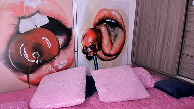 sofiaa snoww online show from December 27, 9:54 pm