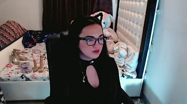 Snapshot of Goddess_Sarah chatting on December 11, 7:57 pm Goddess Sarah online show from December 11, 7:57 pm