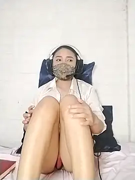  Shimmerlyn  online show from March 1, 8:42 pm