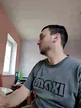 Snapshot of homass3 chatting on February 10, 1:33 pm homass3 online show from February 10, 1:33 pm