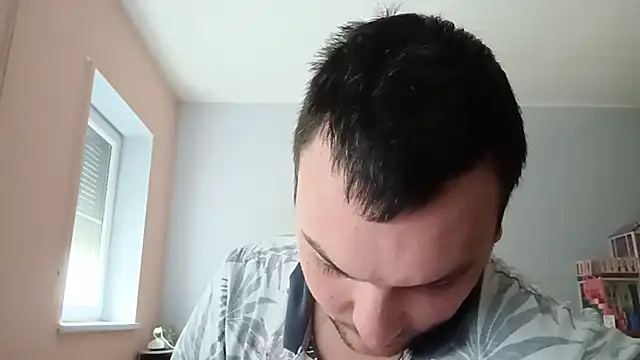 Snapshot of homass3 chatting on June 29, 1:33 pm homass3 online show from June 29, 1:33 pm
