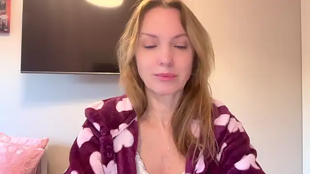 RachellAmazing online show from March 18, 6:14 am