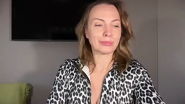 RachellAmazing online show from November 14, 1:32 pm