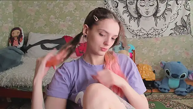 Cutie Adelia online show from May 27, 10:34 am