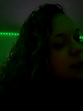 AuroraSummers online show from December 16, 5:45 am