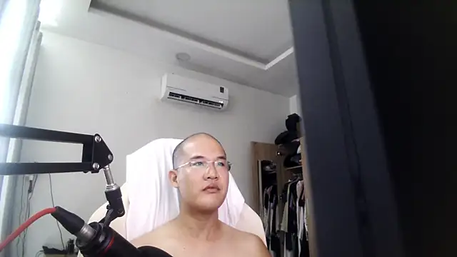 Snapshot of luckyjackie25 chatting on September 28, 3:45 am luckyjackie25 online show from September 28, 3:45 am