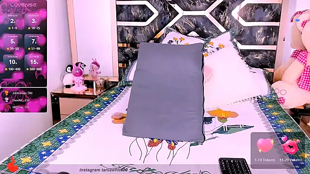 Snapshot of Tania_white89 chatting on February 20, 4:07 am Tania white89 online show from February 20, 4:07 am