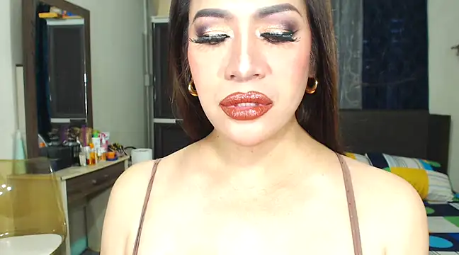 HugeKatarinaTS online show from February 17, 8:41 am