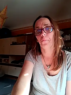 Snapshot of Dettybitch40 chatting on September 13, 3:12 pm Dettybitch40 online show from September 13, 3:12 pm