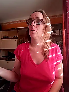 Snapshot of Dettybitch40 chatting on September 18, 2:52 pm Dettybitch40 online show from September 18, 2:52 pm