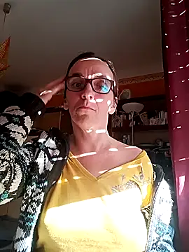 Snapshot of Dettybitch40 chatting on October 8, 2:36 pm Dettybitch40 online show from October 8, 2:36 pm