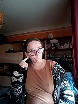 Snapshot of Dettybitch40 chatting on October 9, 1:31 pm Dettybitch40 online show from October 9, 1:31 pm