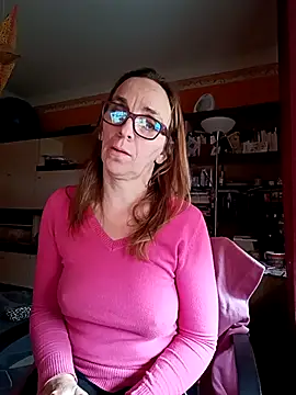 Snapshot of Dettybitch40 chatting on October 27, 8:07 am Dettybitch40 online show from October 27, 8:07 am