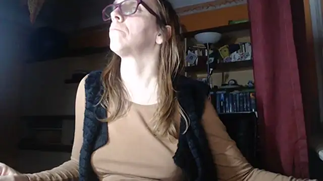 Snapshot of Dettybitch40 chatting on October 31, 4:41 pm Dettybitch40 online show from October 31, 4:41 pm