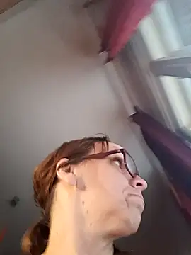 Snapshot of Dettybitch40 chatting on November 8, 9:09 am Dettybitch40 online show from November 8, 9:09 am