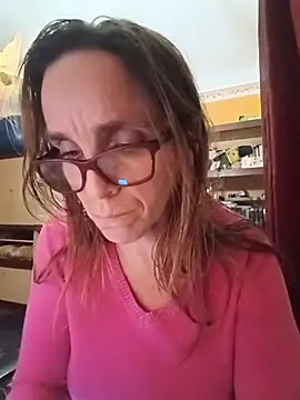 Snapshot of Dettybitch40 chatting on November 10, 4:17 pm Dettybitch40 online show from November 10, 4:17 pm