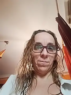 Snapshot of Dettybitch40 chatting on November 15, 7:10 pm Dettybitch40 online show from November 15, 7:10 pm