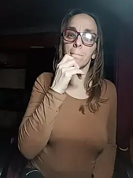 Snapshot of Dettybitch40 chatting on November 29, 3:59 pm Dettybitch40 online show from November 29, 3:59 pm