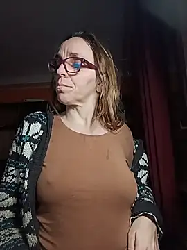 Snapshot of Dettybitch40 chatting on January 6, 4:54 pm Dettybitch40 online show from January 6, 4:54 pm