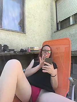 Snapshot of Dettybitch40 chatting on May 3, 12:22 pm Dettybitch40 online show from May 3, 12:22 pm