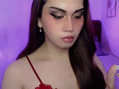 Snapshot of AlodiaOfCums chatting on February 5, 3:00 am AlodiaOfCums online show from February 5, 3:00 am