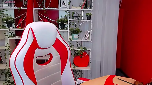 Snapshot of KateCloud chatting on February 25, 6:09 pm KateCloud online show from February 25, 6:09 pm